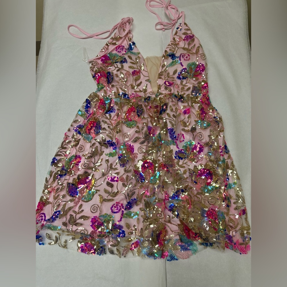 Nwt; Miss ord Open Back Lace-up Floral Sequin Dress"